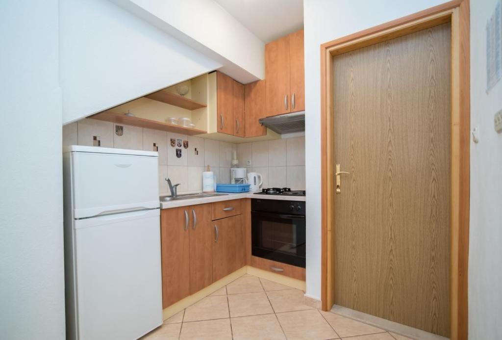 Apartments Longo Supetar Exterior photo